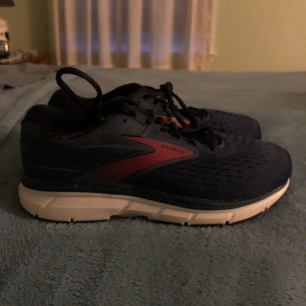 Brooks sneakers worn once